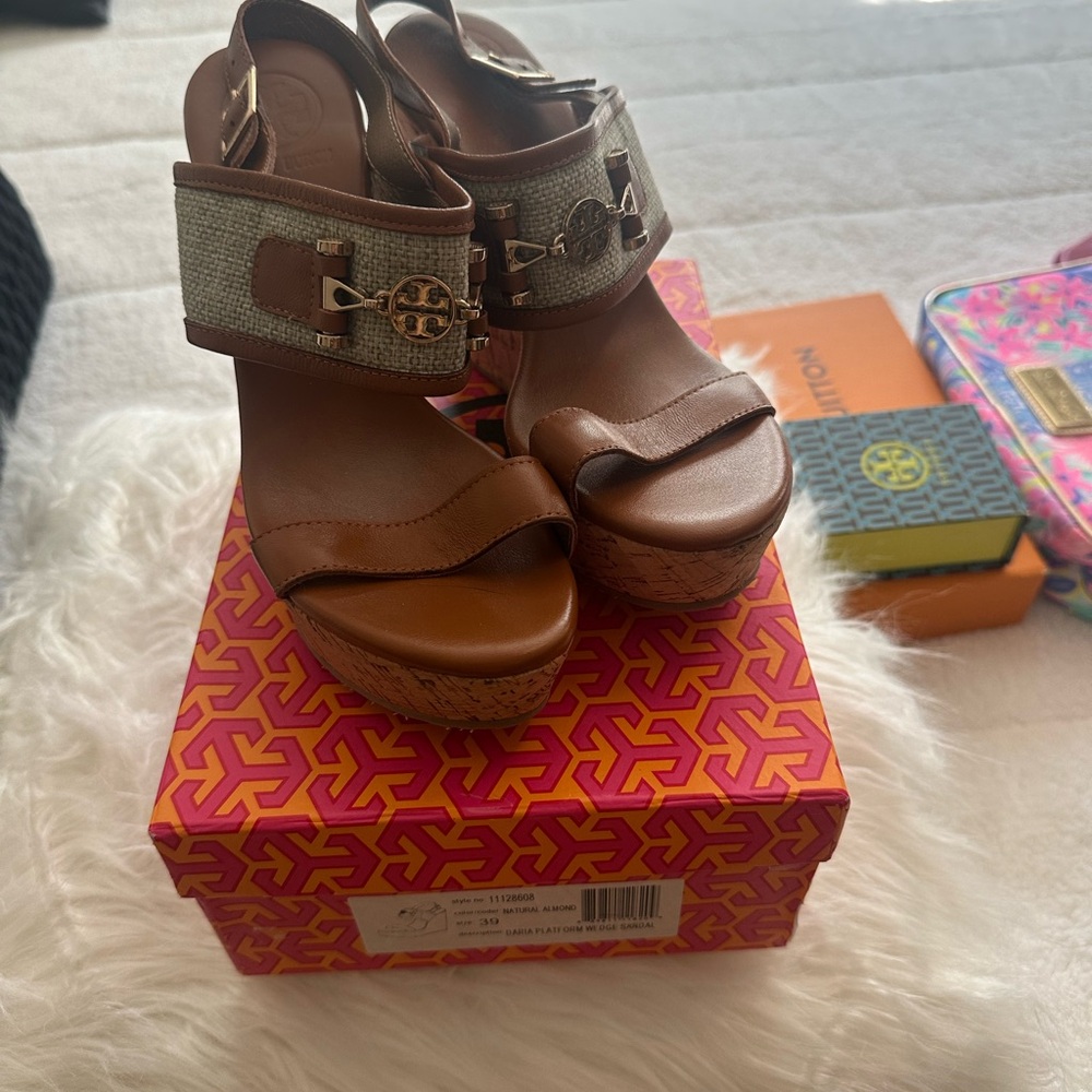 Tory Burch  Brown Leather Wedge Sandals with Buckle Straps